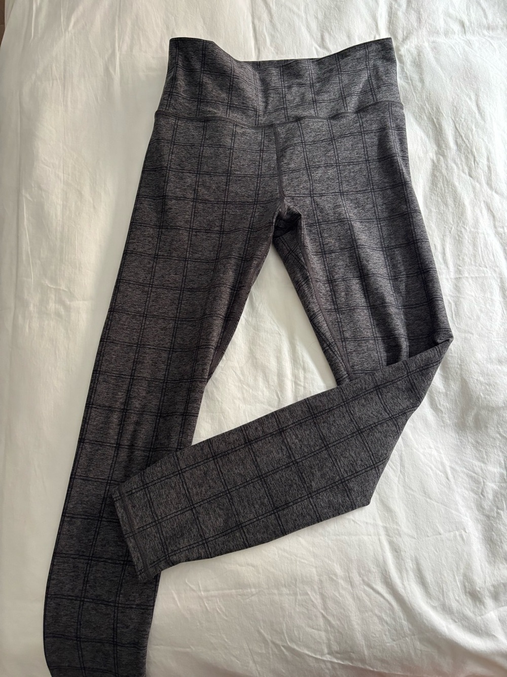 Vuori clean elevation leggings grey windowpane- women’s M EUC
